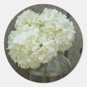 Jar von Hydrangeas und Barnwood-Aufkleber Runder Aufkleber