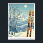 Jasná Slovakia Skiurlaub Retro Postcard Postkarte<br><div class="desc">Hallo aus den schneebedeckten Bergen Jasná Nízke Tatry Slowakei! Wir hoffen,  dass Sie einen wunderschönen Skiurlaub haben. Diese Postkarte zeigt eine wunderschöne,  blau-graue Berglandschaft mit Retro-Skischulen in orangefarbenem Stammesmuster. Alle Textsätze können an Ihren Anzug angepasst werden!</div>