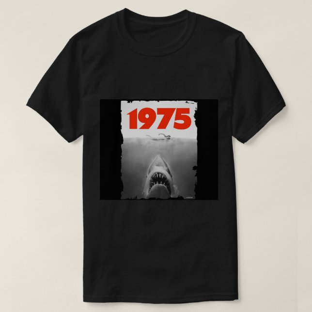 Jaws 1975 Fan Art Shower Curtain.png T-Shirt (Design vorne)
