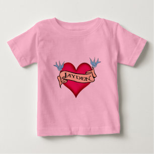 Jayden - kundenspezifische Herz-Tätowierungs-T - Baby T-shirt