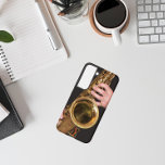 Jazzman Playing Gold Saxophon Samsung Galaxy Hülle<br><div class="desc">Für Musikliebhaber! Mit dem Foto-Image eines Jazzmanns,  der sein altes,  goldfarbenes Tenorsaxophonhorn spielt,  schützt Samsung das Handy der Galaxy S22. Wählen Sie Ihren Telefonstil aus.</div>