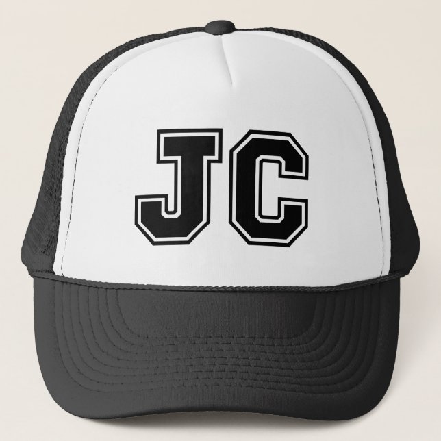 "JC" Monogramm Truckerkappe (Vorderseite)