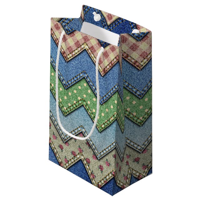 Jeansstoff-Patchwork-Muster-Geschenkbeutel Kleine Geschenktüte (Vorderseite Schrägansicht)