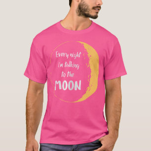 Jede Nacht rede ich mit dem ästhetischen Raum des T-Shirt