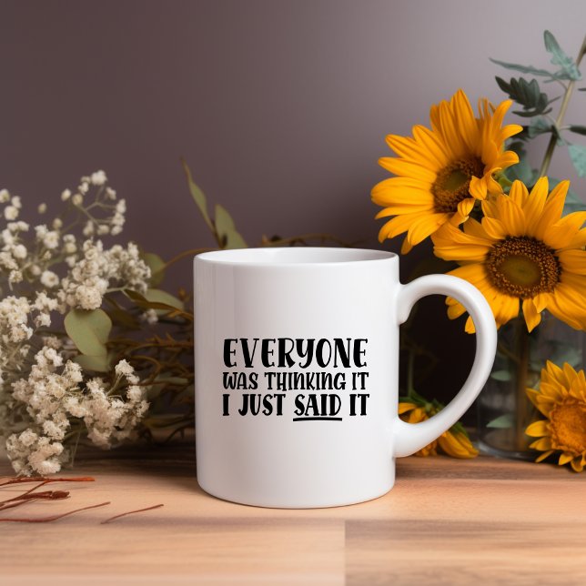 Jeder dachte darüber nach.. Meme-Tasse Kaffeetasse (Von Creator hochgeladen)