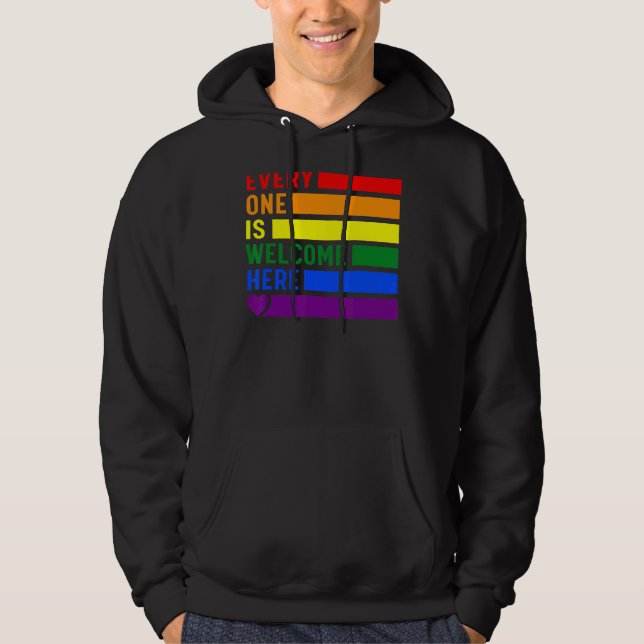Jeder ist hier willkommen. Rainbow Lgbtq Pride Tra Hoodie (Vorderseite)