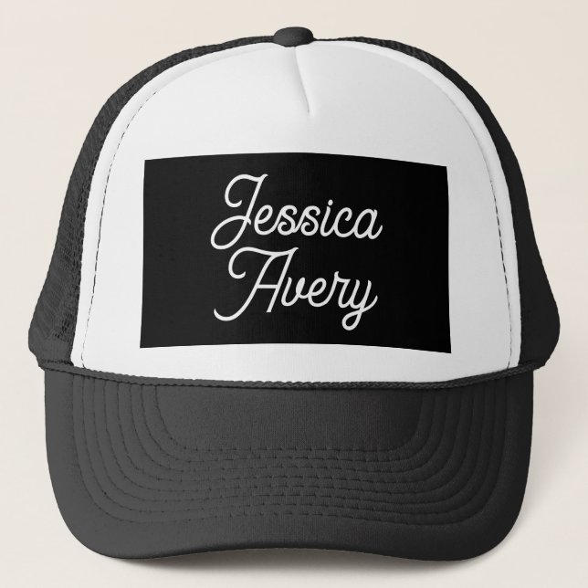 Jeder Name | Elegantes Vintages, weißes Script auf Truckerkappe (Vorderseite)