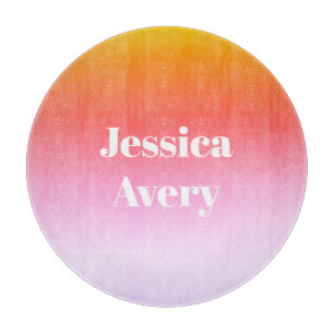 Jeder Name   Retro-Modern gestylter Text farbenfro Schneidebrett