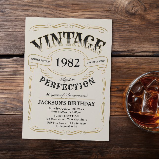 Jegliche Vintage Whiskey-Theme Geburtstagseinladun Einladung (Any Age Whiskey themed surprise 50th birthday Invitation gold beige)