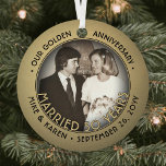 Jeglicher Text 2 Foto Golden 50. Wedding Anniversa Ornament Aus Metall<br><div class="desc">Feiern Sie ein fröhliches goldenes 50-jähriges Hochzeitstag mit einem maßgeschneiderten 2-Foto "Verheiratet 50 Jahre" schwarz und goldfarben rund Metall Weihnachtsschmuck. Alle Texte und Bilder auf dieser Vorlage sind einfach zu personalisieren und können auf Vorder- und Rückseite unterschiedlich oder gleich sein. (IMAGE & TEXT DESIGN TIPS: 1) Um die Position der...</div>