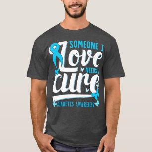 Jemand, der in der Liebe ist, braucht ein Heilmitt T-Shirt