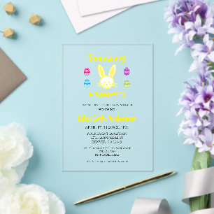 Jemand erwartet Ostern: Babyparty Acryleinladungen
