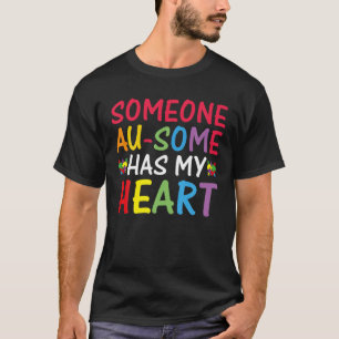 Jemand hat Au-some meine Herz Autismus Kinderwaren T-Shirt