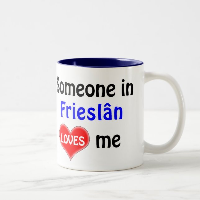 Jemand in Frieslân Lieben mir Zweifarbige Tasse (Rechts)