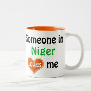 Jemand in Niger liebt mich Zweifarbige Tasse