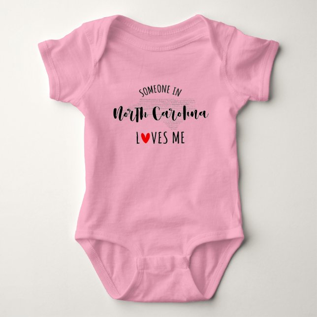 Jemand in North Carolina Lieben Me Baby Bodysuit Strampler (Vorderseite)