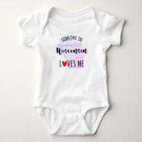 Jemand in Wisconsin Lieben Me Map Baby Bodysuit
