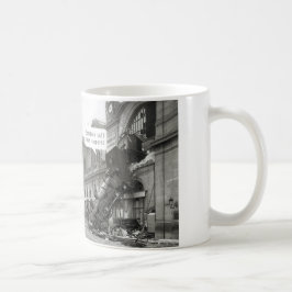 Jemand ruft den technischen Support-Zug Wreck an Tasse