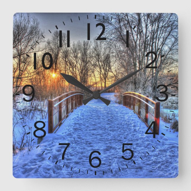 Jenseits der Bridge Winterlandschaft Quadratische Wanduhr (Vorderseite)