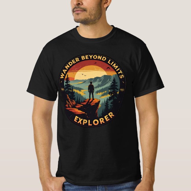 Jenseits der Grenzen: Retro Explorer-Abenteuer T-Shirt (Vorderseite)