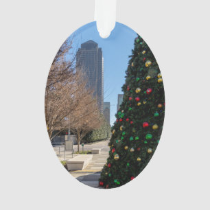 Jenseits des Weihnachtsbaumes von Dallas Ornament