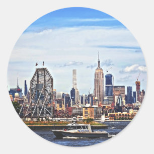 Jersey City NJ - Polizeiboot neben der Colgate-Uhr Runder Aufkleber