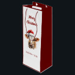 Jersey Cow "Moory Christmas" Geschenktüte Für Weinflaschen<br><div class="desc">Verbringen Sie mit dieser "Moory Christmas" Weingeschenktasche einen Farm-Frische-Feiertag, mit einer zauberhaften Jerseykuh in einer Weihnachtsmannmütze. Dieser Weinbeutel ist ideal für alle, die während der Ferien Lieben, Tiere auf dem Bauernhof und ein bisschen Spaß haben. Auf der Vorderseite und hinten zeigt sich eine festliche Kuh mit dem spielerischen Gruß "Moory...</div>