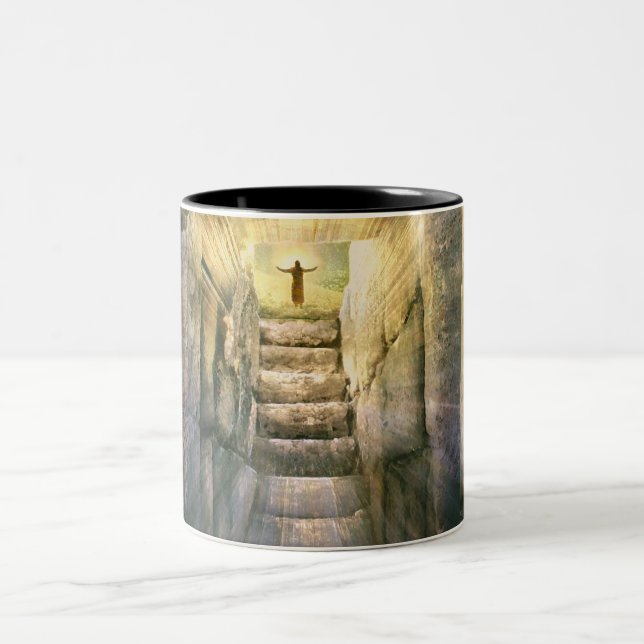 Jesus an leerer Grab-Ostern-Auferstehung Zweifarbige Tasse (Mittel)