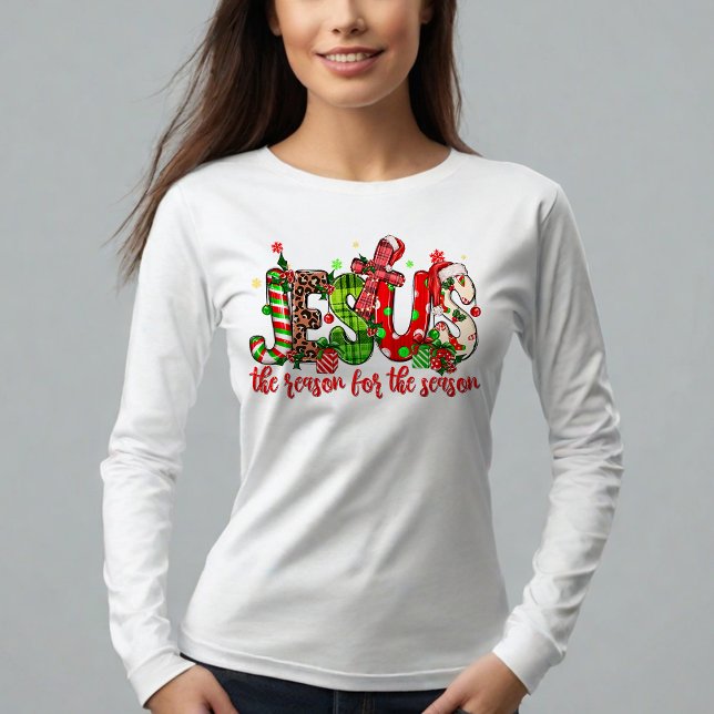 Jesus ist der Grund für Weihnachten der Saison T-Shirt (Spread joy, faith, and the spirit of the season with this cheerful Christmas long-sleeved shirt.)