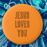 Jesus Lieben Sie anpassen Orange & Black Modern Button<br><div class="desc">Sie können diesen "Jesus Liebe You"-Knopf in einem modernen, fett gedruckten, schwarzen Drehbuch auf einem hellorangen Hintergrund personalisieren. Diese niedliche Schaltfläche kann mit einem Namen oder einem anderen Schlüsselwort angepasst werden. Es wäre ein großartiges Geschenk für Trick, Leckerbissen oder Halloween. Es soll Kinder und Erwachsene ermutigen, von ihrem himmlischen Vater...</div>