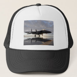 Jet kämpft über Meer Truckerkappe