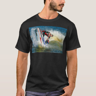 Jet Ski unter T-Shirt