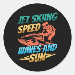 Jetski-Fahren mit schnellen Wellen und Sonne Jetsk Runder Aufkleber