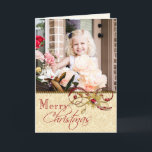 Jeweled Wirbel und Damast-Foto-Weihnachtskarte Feiertagskarte<br><div class="desc">Reich strukturierter und ausführlicher Vintag-inspirierter funkelnder Wirbel im Gold und Rot mit Mitteledelstein- und Goldschneeflocke auf einem neutralen Damasthintergrund mit Gold bördelten Ordnung. Innerer Text ist kundengerecht. Zusammenpassende Produkte verfügbar.</div>