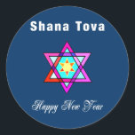 Jewish Star Shana Tova Runder Aufkleber<br><div class="desc">Shana Tova Jewish Star besticht durch einen hebräischen Glasstar aus David und einen sonnigen Gruß für ein glückliches Neues Jahr.</div>