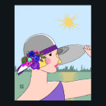 Joanne - Art Deco Portrait in Lila & blau Poster<br><div class="desc">Die schöne Blondine Joanne am Wasser. Sie trägt ein lila Kleid und Posen vor einem unangenehmen Hintergrund von staubgrünem Wasser, blass blauem Himmel und weit entfernten Gebäude in sanftem Salbei. Ihr grauer Hut ist mit einer Band aus lila und Blume in kräftigen Farbtönen aus Pfeffersteinen, Pink, Blues und Grüntönen geschmückt....</div>
