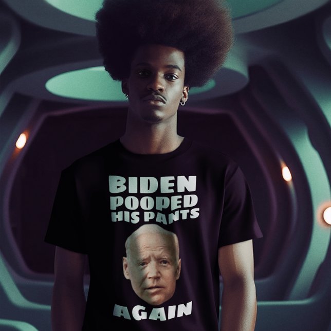 JOE BIDEN KACKTE SEINE PANTEN WIEDER T - SHIRT (Von Creator hochgeladen)
