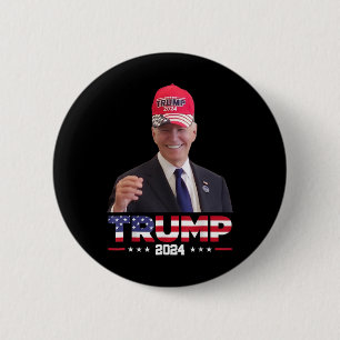 Joe Biden trägt einen Trump-Hut 1 Button