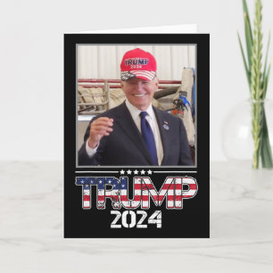 Joe Biden trägt einen Trump-Hut Election Funny Karte