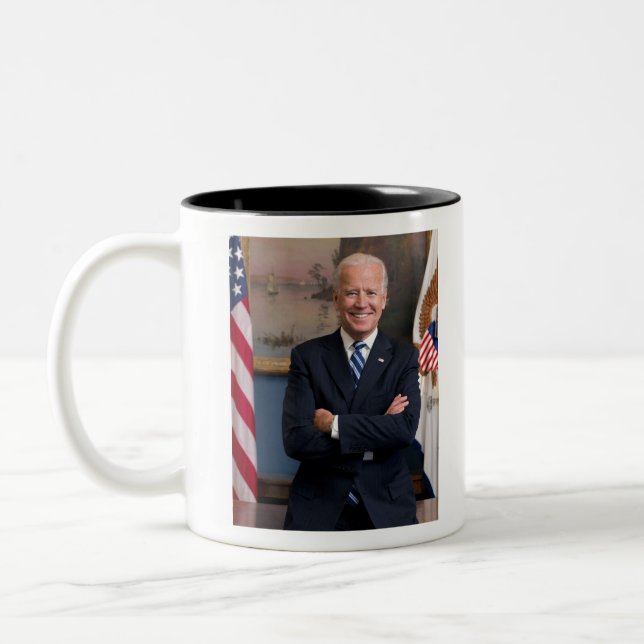 Joe Biden Zweifarbige Tasse (Links)