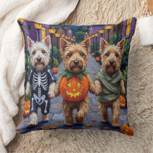 Jogge in Halloween-Kostümen Kissen