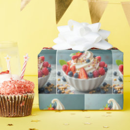 Jogurt, gefroren, mit Bereren und Granola Geschenkpapier