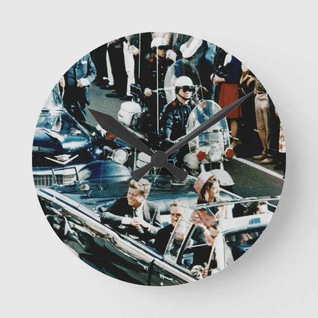 John F Kennedy und Jackie in der Motorcade Dallas Runde Wanduhr (Vorderseite)