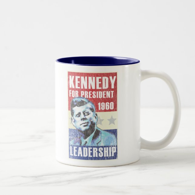 John F. Kennedyhistorisches Präsidentenplakat Zweifarbige Tasse (Rechts)