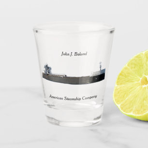 John J. Boland hat Glas gedreht