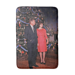 John Kennedy & Jacqueline, Präsident der Weihnacht Badematte