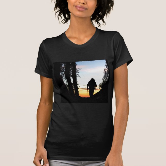 John Muir Trail Hiker 2 - Sierra Nevada T-Shirt (Vorderseite)