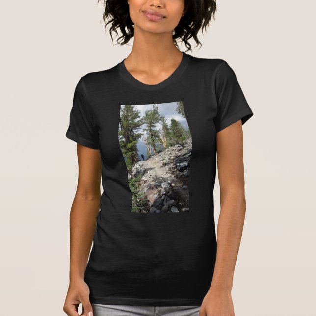 John Muir Trail Hiker - Sierra Nevada T-Shirt (Vorderseite)
