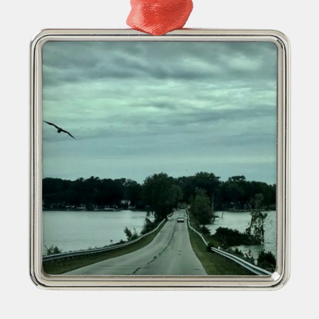 Johnson's Island Causeway Fotografy Ornament Aus Metall (Vorne)
