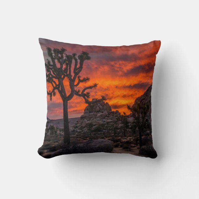 Joshua Tree Nationalpark Red Sunset Kissen (Vorderseite)